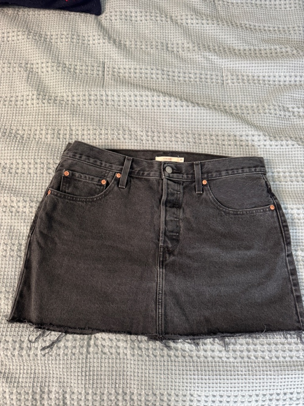 Levi’s Black Denim Icon Mini Skirt - Classic Raw Hem (Size 31)